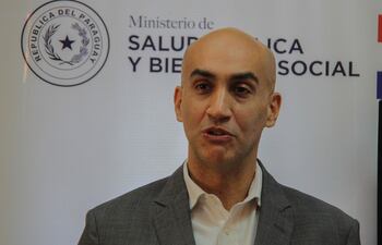 El Ministro de Salud, Julio Mazzoleni, brindó su reporte después del mediodía de este domingo.