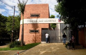 la-estudiante-fue-atacada-cuando-estaba-por-llegar-caminando-al-colegio-las-almenas-el-violento-criminal-la-golpeo-con-la-culata-de-un-arma-de-fuego-200204000000-1450090.jpg