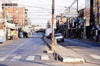 Cientos de micro y pequeños comerciantes que se ganan su sustento día a día en el Mercado 4 y otros puntos aguardan la urgente asistencia estatal que les ayude a resistir este tiempo de paro.