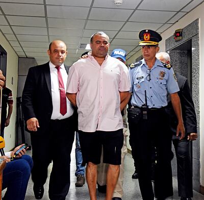 El empresario brasileño Wilmondes Sousa Lira es conducido al juzgado penal de garantías a cargo del juez MIrko Valinotti,