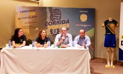 Acto de lanzamiento de la primera “Corrida Dorada”.