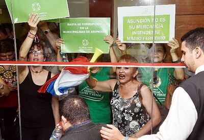 manifestantes municipalidad de asunción