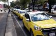 Taxistas han cerrado calles exigiendo que Uber y MUV no funcionen en el país, ya que “ni siquiera tributan”. Sin embargo, la mitad del enjambre amarillo ni siquiera está registrada en el RUC.