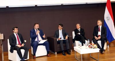 José Cantero  del BCP (i), el ministro  Benigno López, Joshua Abreu (CNV), José Manuel Peschiera y Douglas Elespe.