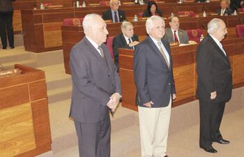 domingo-rivarola-canete-antonio-leopoldo-cubilla-ramos-y-ricardo-moreno-azorero-fueron-distinguidos-esta-semana-por-la-camara-de-senadores--210903000000-559009.jpg