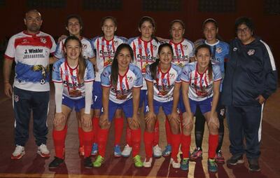 Plantel de San Bernardino que arrancó con goleada en la clasificatoria del Nacional de mujeres.