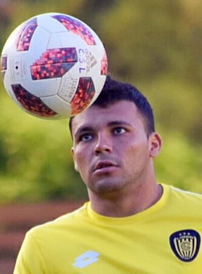 Fernando Benítez (20), volante central del Sportivo Luqueño.