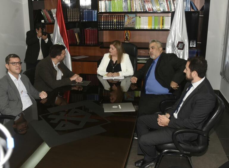 Trovato reunido esta mañana con Sandra Quiñonez, Fiscal General del Estado.