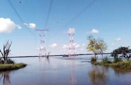 la-linea-de-500-kv-cruza-el-brazo-ana-cua-del-rio-parana--210947000000-1717017.jpg