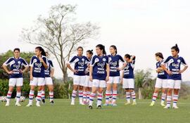 las-albirrojas-sub-20-en-plena-jornada-de-entrenamiento-en-el-carde-de-ypane-el-plantel-cumplio-un-mes-de-concentracion-y-parte-rumbo-a-canada-este-v-220043000000-1114427.jpg