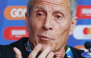 scar-tabarez-72-anos-entrenador-de-uruguay-al-que-dirige-desde-el-2006--224953000000-1843462.jpg