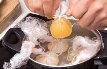 es-una-forma-moderna-de-hervir-los-huevos-y-quedan-geniales-la-clara-cuajada-y-la-yema-jugosa-y-liquida-perfectos-se-trata-de-un-huevo-pochado-o-h-12027000000-1469428.jpg