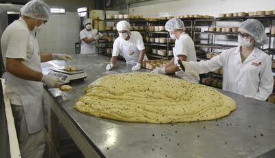 Para este año, Mickey SRL proyecta superar la producción de 125.000 kilos de pan dulce atendiendo la alta demanda.