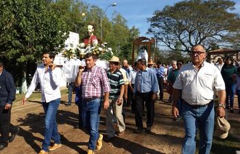 la-poblacion-catolica-de-isla-umbu-departamento-de-eembucu-honro-ayer-a-su-protector-espiritual-san-atanasio-se-realizaron-la-tradicional-proc-204224000000-1707367.jpg
