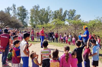 Los niños de la compañía Piquete Cue  también recibieron un agasajo por el Día del Niño. Fue de luego de la capacitación sobre hábitos de higiene.