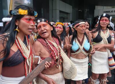 Miembros de los pueblos amazónicos de Ecuador ayer se manifestaron ante el Consejo de la Judicatura en Quito.