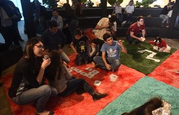 Yessica Bogado fue la instructora del taller computacional dictado en el stand de Itaipú.