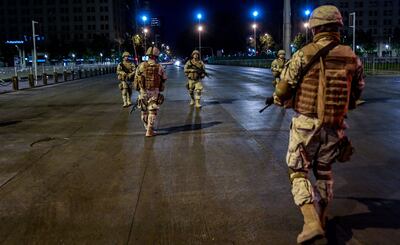 Soldados chilenos en las cercanías del Palacio de La Moneda, en Santiago.
