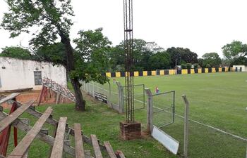 Estas son las condiciones de las graderías del Club 14 de Mayo de la ciudad de Yegros.