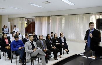 presentacion-del-programa-internacional-operador-economico-autorizado-oea-realizado-ayer-en-el-centro-de-importadores--220744000000-1844542.jpg