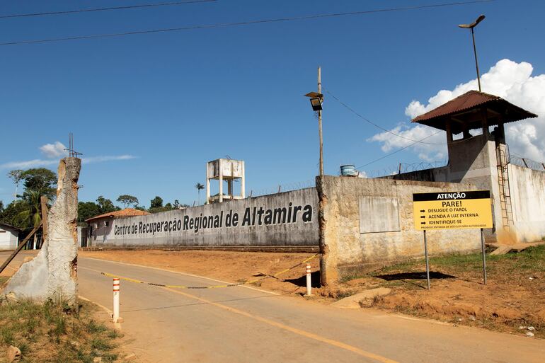 Vista exterior de este martes, del Centro de Recuperación Regional de Altamira luego de la masacre.