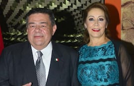 el-embajador-de-mexico-fernando-ortega-bernes-y-adriana-hernandez-de-ortega--193621000000-1629661.jpg