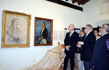 osvaldo-salerno-explica-sobre-las-mejoras-introducidas-al-museo-dr-francia-al-intendente-de-yaguaron-luis-rodriguez--205639000000-1674998.jpg