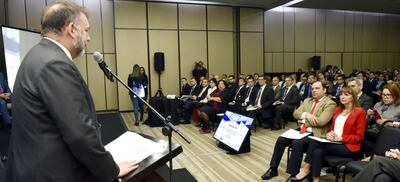 Benigno López, ministro de Hacienda, en la apertura del seminario “Presupuesto por Resultados”, organizado  con apoyo del BID. Esta actividad tuvo lugar   ayer en el hotel Crowne Plaza.