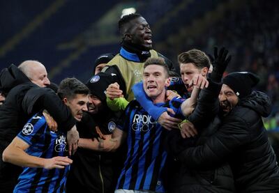 Robin Gosens anotó el tercero del conjunto italiano y así lo festejó.