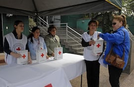 campana-de-la-banderita-cruz-roja-171625000000-1159851.JPG