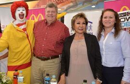 ronald-mcdonald-miguel-brunotte-myrta-doldan-y-clarisa-galeano--195147000000-1136180.jpg