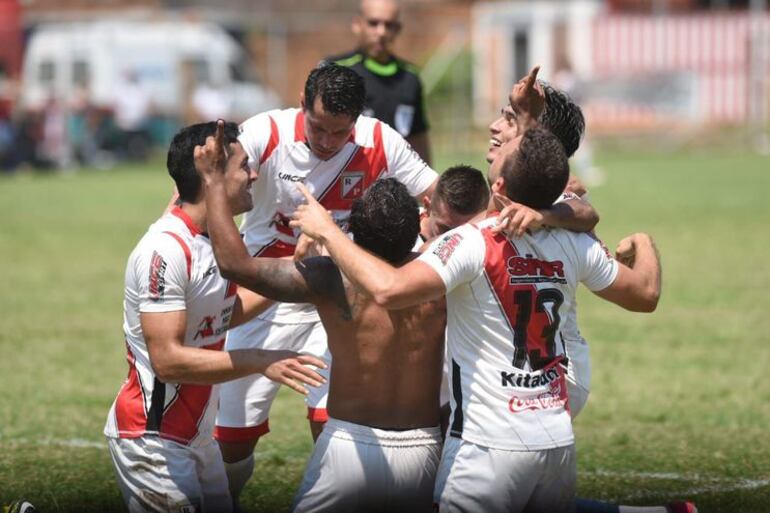 El Kelito venció al Deportivo Liberación por 2-1 en sus Jardines para ser campeón de la Intermedia.
