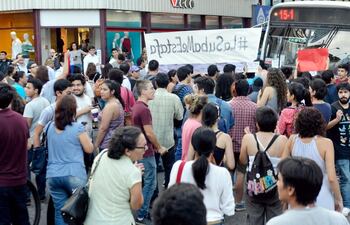 ciudadanos-se-manifestaron-recientemente-tras-el-ultimo-ajuste-del-pasaje-del-transporte-publico-con-el-cambio-en-el-esquema-tributario-no-se-descart-212953000000-1672765.jpg