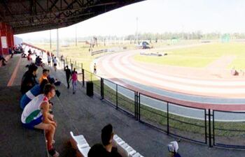 vista-panoramica-de-la-pista-de-atletismo-del-cop-en-u-guasu-donde-se-desarrollara-el-grand-prix-sudamericano--233158000000-1571974.jpg