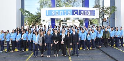 La gran familia de la empresa Santa Clara SA, Medicina Prepaga, honra a los médicos en su día.
