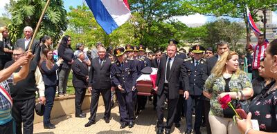 Los restos reposan en el cementerio número uno de Luque.