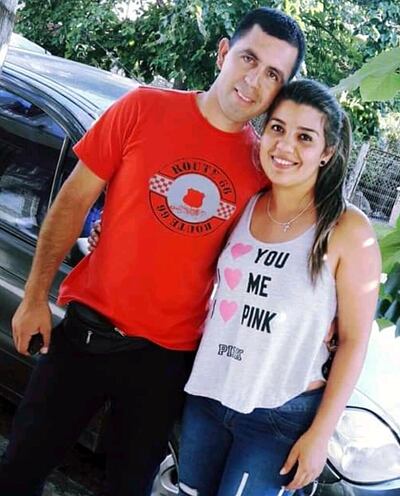 El Subof. inspector Héver Gómez y su esposa Doricel Marecos.