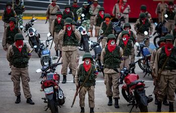 los-paramilitares-de-las-milicias-bolivarianas-brazo-armado-del-chavismo-expresion-del-concepto-tanto-comunista-como-facista-de-considerar-enemig-201406000000-1351983.jpg