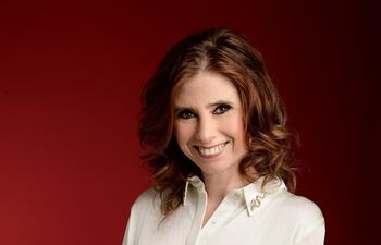 laura-gutman-psicoterapeuta-familiar-argentina-graduada-en-psicopedagogia-clinica-en-paris-especialista-en-maternidad-lactancia-y-lazos-familiares-01424000000-1378159.jpg
