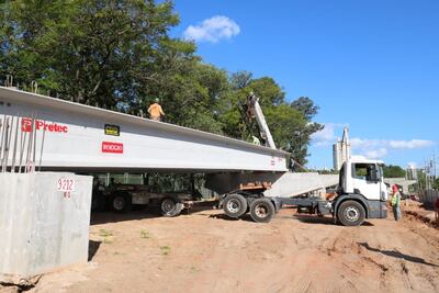 Hoy colocarán la viga número 5 del viaducto