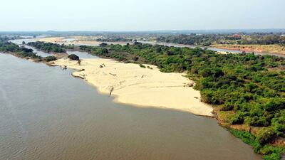 El refulado se estaba haciendo para construir el complejo de hotel, casino, puente y otras obras.