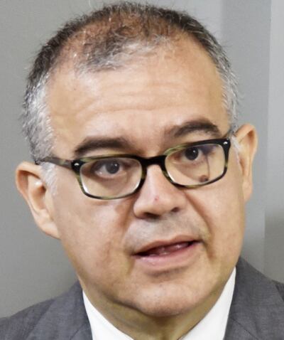 Julio Ullón (ANR-abdista), concejal de Asunción, cuya firma habría sido beneficiada en Luque mediante maniobras.