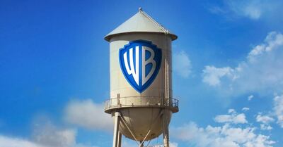 La icónica torre de agua de los estudios Warner Bros.