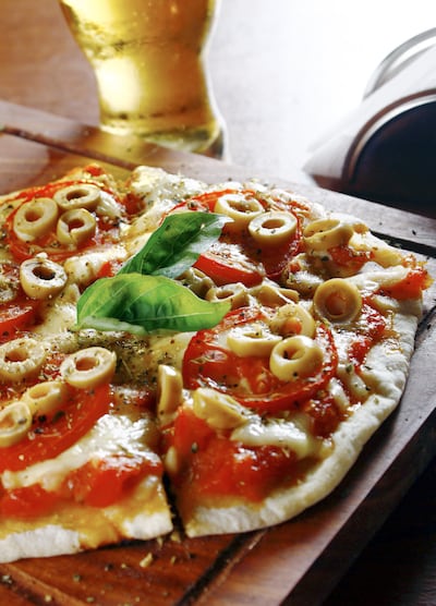 Para el horno o la parrilla, o bien lista para ser consumida. Es así cómo marcas nacionales apuestan al servicio de delivery y ofrecen al cliente productos cómo servidos en el restaurante, cumpliendo todas las normativas sanitarias impuestas por el Gobierno ante la aparición del virus, que definitivamente aún no se quiere ir.