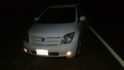 El vehículo fue abandonado a la vera de un camino vecinal.