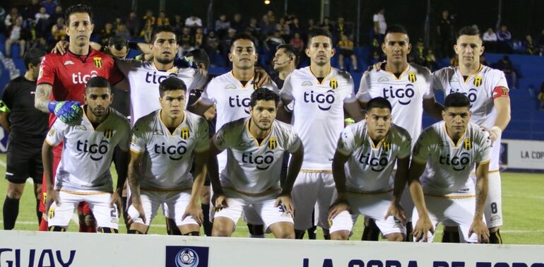 La formación aurinegra que arrancó el partido de anteanoche en Copa Paraguay y se clasificó.