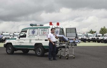 las-50-nuevas-ambulancias-fueron-exhibidas-ayer-en-la-explanada-de-la-fechada-litoral-del-palacio-de-lopez--205714000000-1527929.jpg