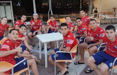 Los chicos de la C13 en un momento de relajación, previo al encuentro contra Australia.