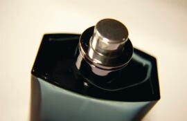 perfume-80621000000-1313810.jpg