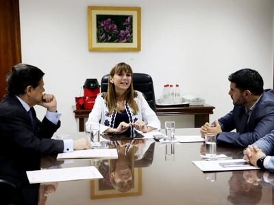 El ministro del Interior, Euclides Acevedo; la ministra de Trabajo, Carla Bacigalupo; y el jefe Comunal Óscar Rodríguez.